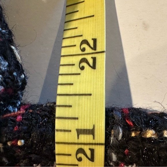 Elegant Tweed Dress Suit 16 - Picture 7 of 9